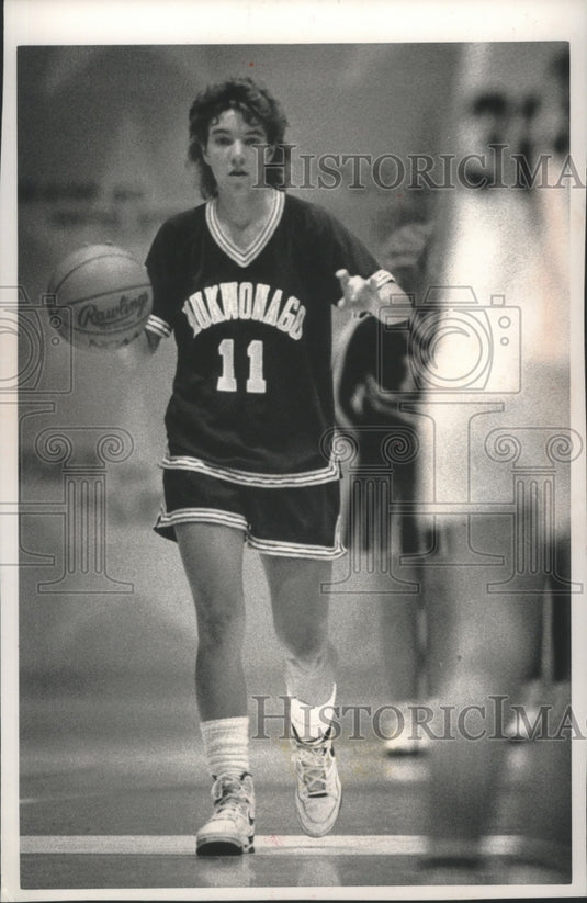 1990 Press Photo Mukwonago High School's play making guard Reagan Natrop.- Historic Images