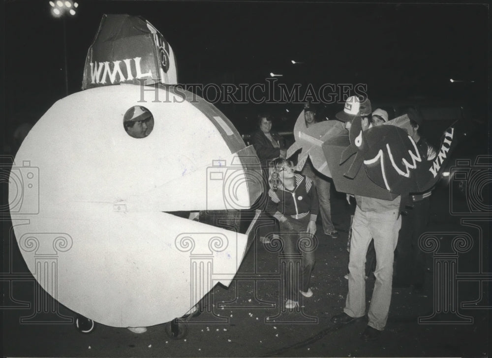 1982 Press Photo Brewers Pep Rally at county Stadium during World Series.- Historic Images