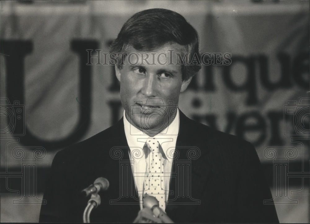 1986 Press Photo Marquette University basketball coach, Bob Dukiet of Milwaukee- Historic Images