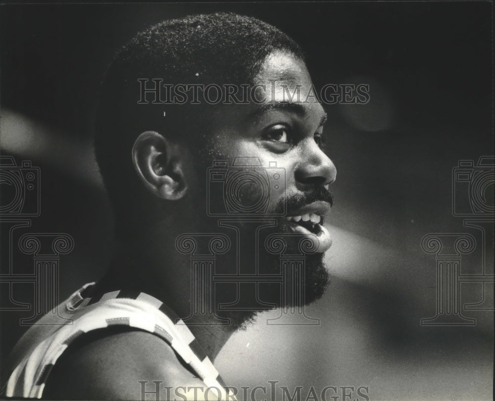 1981 Press Photo Basketball star Claude Gregory of the University of Wisconsin- Historic Images