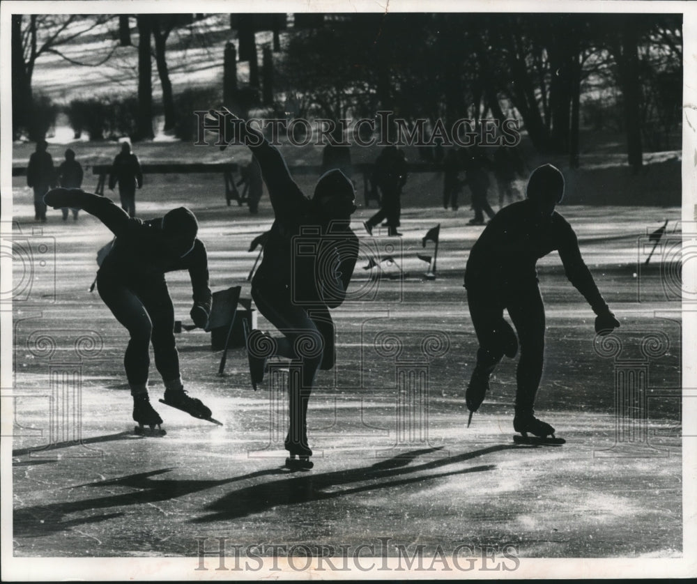 1989 Press Photo Ice racers in The Journal's 29th Annual Silver Skates Meet- Historic Images