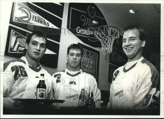 1989 Press Photo Milwaukee Admirals Kidd, Rohlicek, and Mazur are Servers- Historic Images