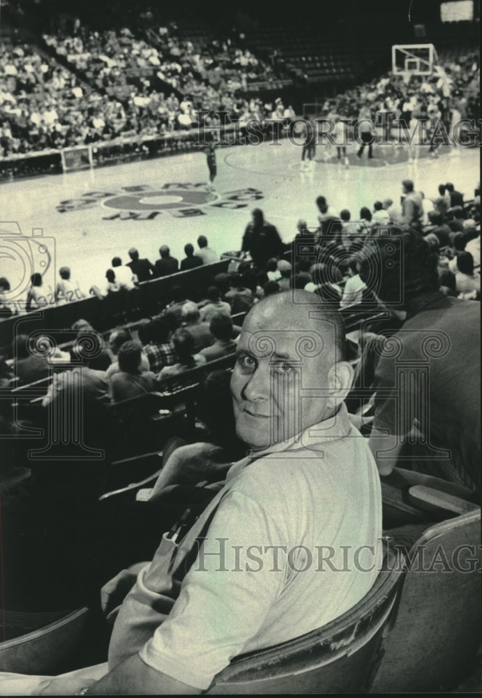 1986 Press Photo Milwaukee Messmer High School Athletic Director Don Simeth- Historic Images