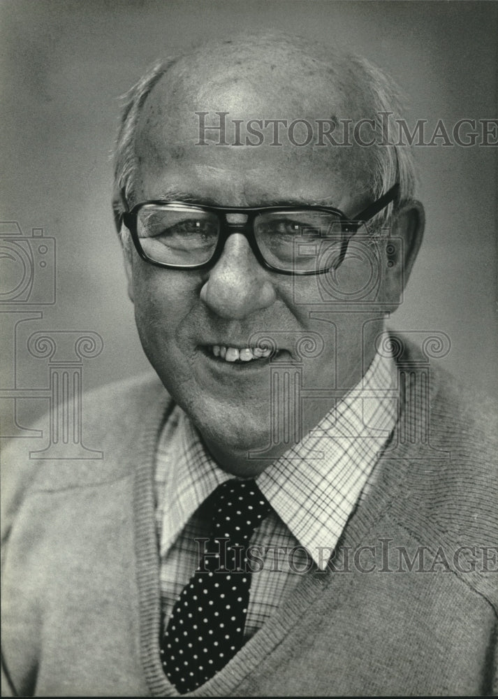 1981 Press Photo Balding, former Marquette football player, Ray Sonnenberg- Historic Images