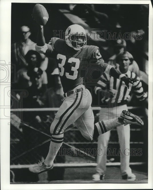1976 Press Photo Badger's Michael Morgan makes 43-yard touchdown, Madison- Historic Images