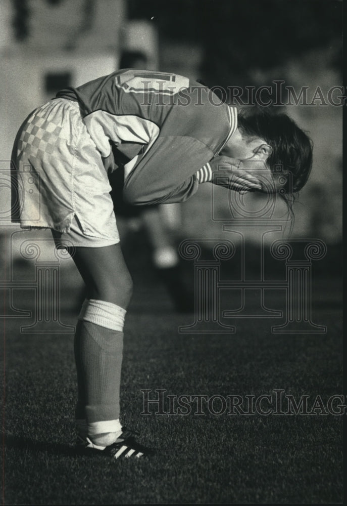 1991 Press Photo Arrowhead High School soccer&#39;s Kathy Lis in anguish over loss- Historic Images