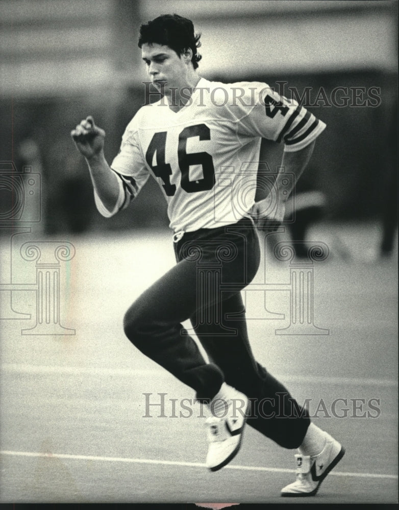 1984 Press Photo Jim Rowinski working out for Green Bay Packers mini camp.- Historic Images