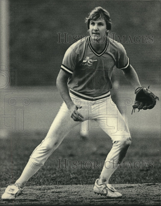 1983 Press Photo Milwaukee baseball player Anthony Peters in action - mjt15443- Historic Images