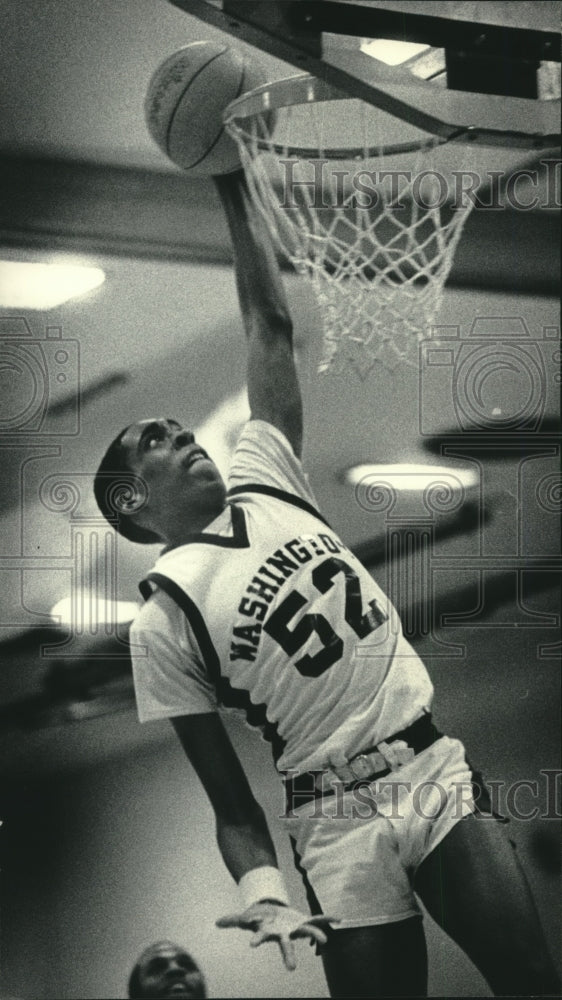 1985 Press Photo Washington High School's Trevor Powell lays it in for two- Historic Images