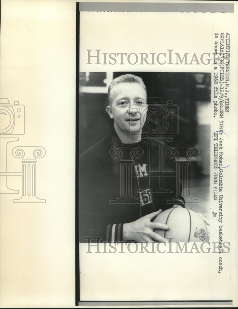 1968 Press Photo Jack Rohan, basketball coach for Columbia University, New York.- Historic Images