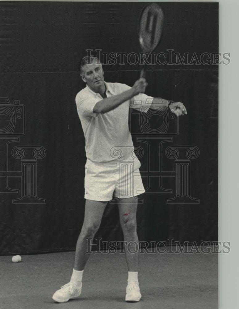 1984 Press Photo Former University of Wisconsin basketball coach John Powless- Historic Images