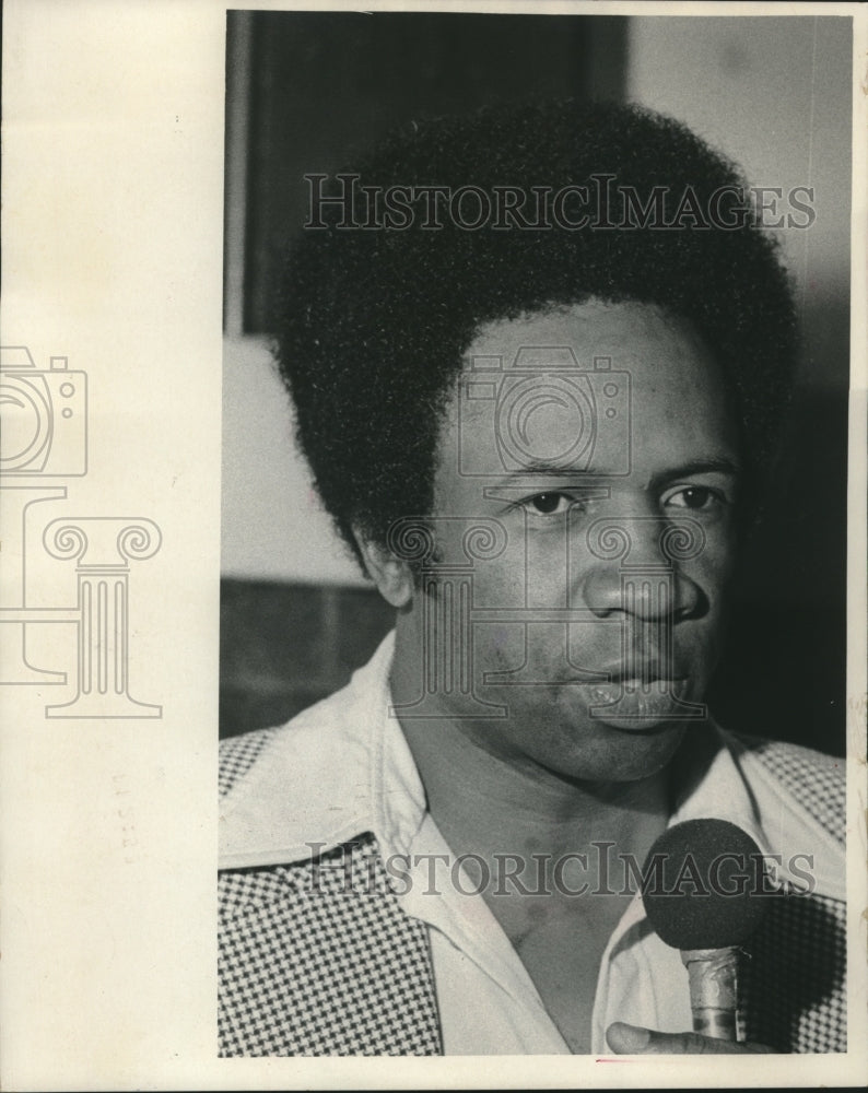1975 Press Photo Baseball manager Frank Robinson - mjt15677- Historic Images