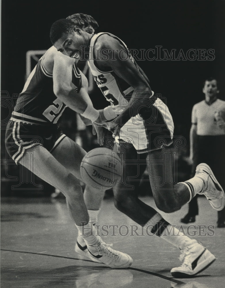 1986 Press Photo Milwaukee Bucks basketball player Paul Pressey during a game- Historic Images