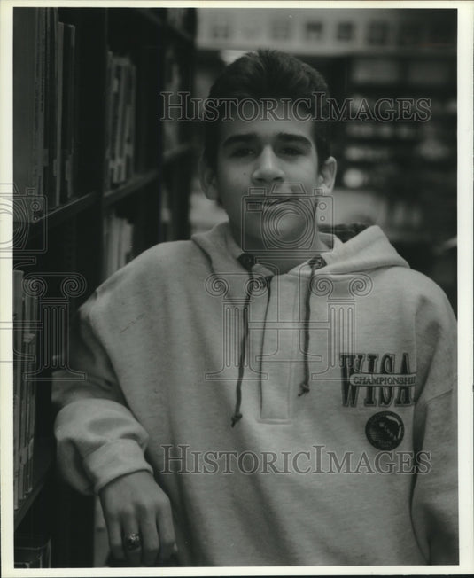 1995 Press Photo Junior Rudy Ruiz wins Wisconsin state wrestling title- Historic Images
