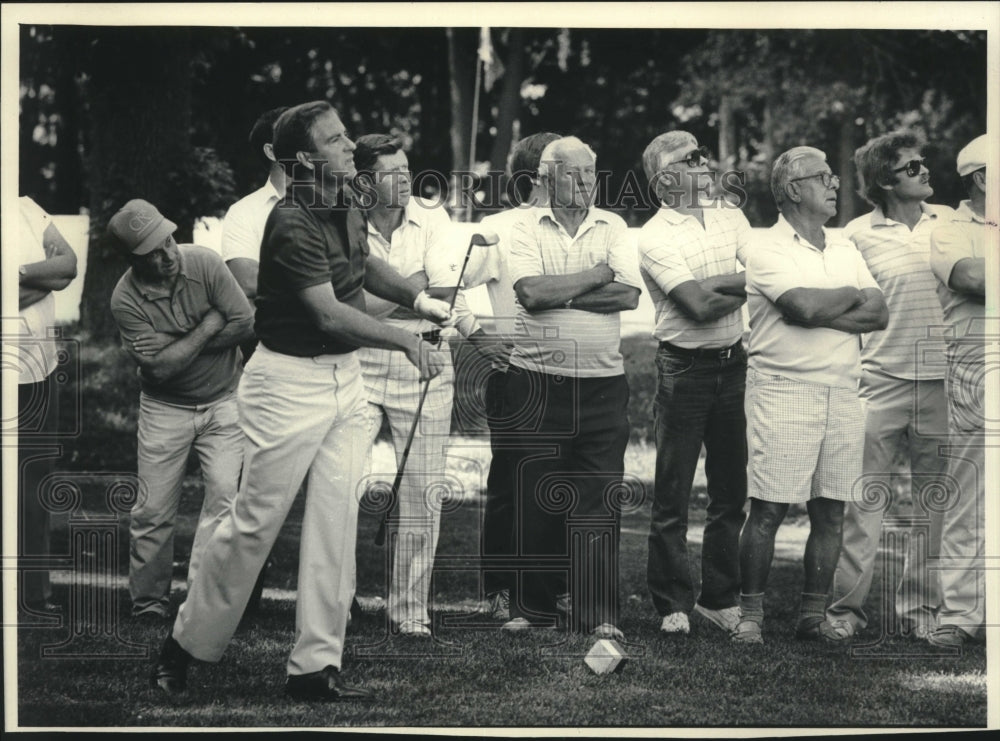1985 Press Photo Former PGA and GMO Champion Dave Stockton watches his shot- Historic Images