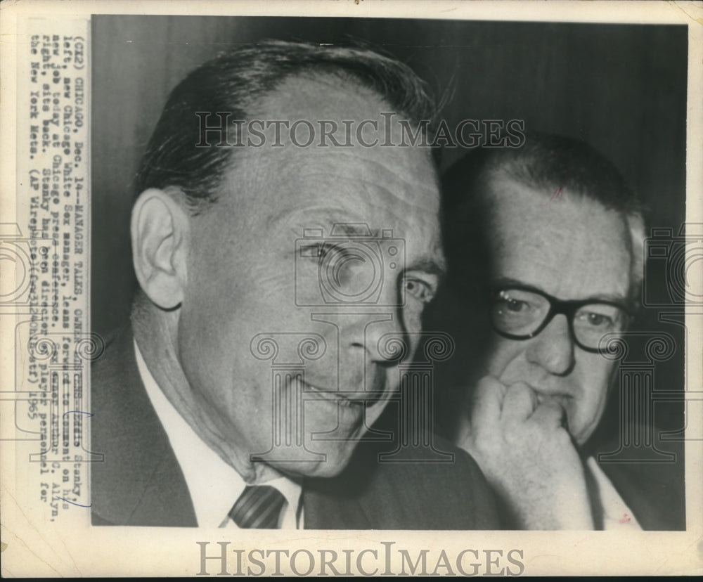 1965 Press Photo White Sox baseball&#39;s Eddie Stanky &amp; Arthur Allyn talk to press- Historic Images