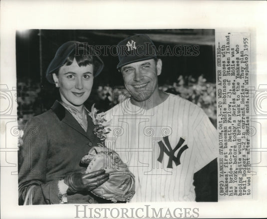 1955 Press Photo Yankee's Eddie Robinson with His Bride-to-Be Bette Farlow- Historic Images
