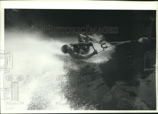 1982 Press Photo National Champion Barefoot Water Skier Mike Seipel in ...