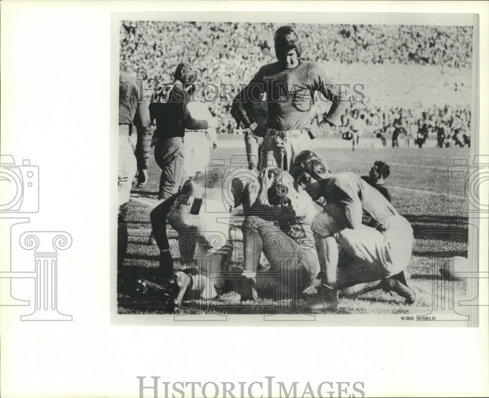 1982 Press Photo Roy Riegels in Rose Bowl - mjt16020- Historic Images