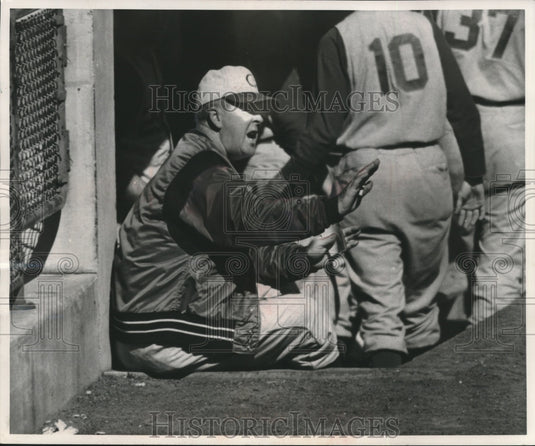 1958 Press Photo Birdie Tebbetts Yells to His Team on the Field From the Dugout- Historic Images