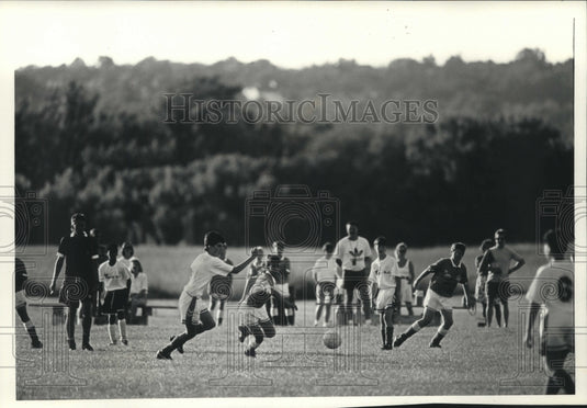 1991 Press Photo Milwaukee Kickers' under 13 soccer club playing Verdi Stallions- Historic Images