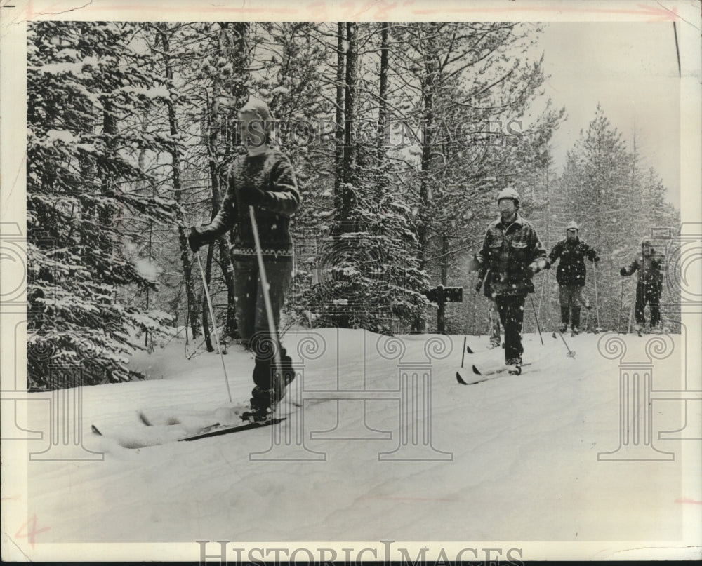 1976 Press Photo Cross Country ski trail enjoyed by skiers, Montana. - mjt16097- Historic Images