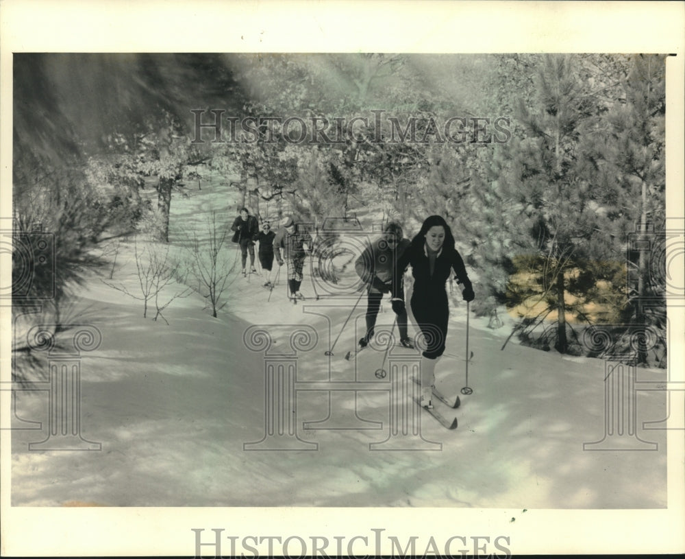 1987 Press Photo Cross Country skiers , Wisconsin. - mjt16102- Historic Images