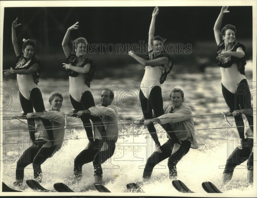 1994 Press Photo Badgerland Water Ski Club performs at Frame Park in Waukesha- Historic Images