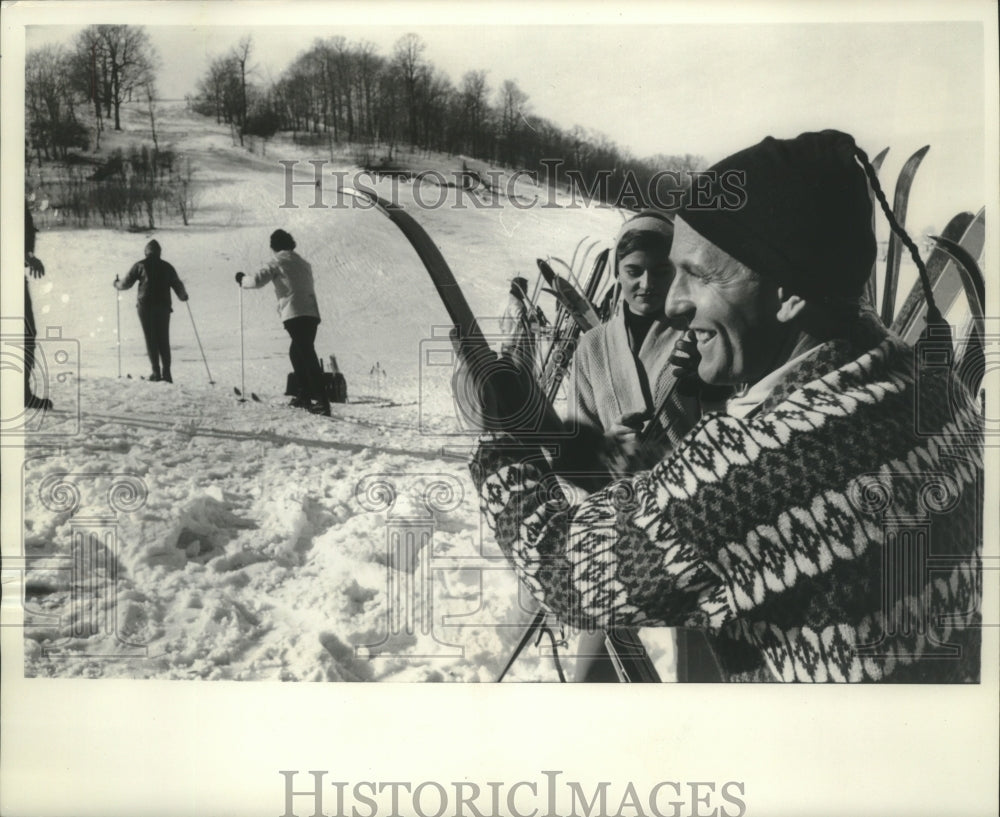 1968 Press Photo Skiers at Wunderberg ski area near Kewaskum, Wisconsin.- Historic Images