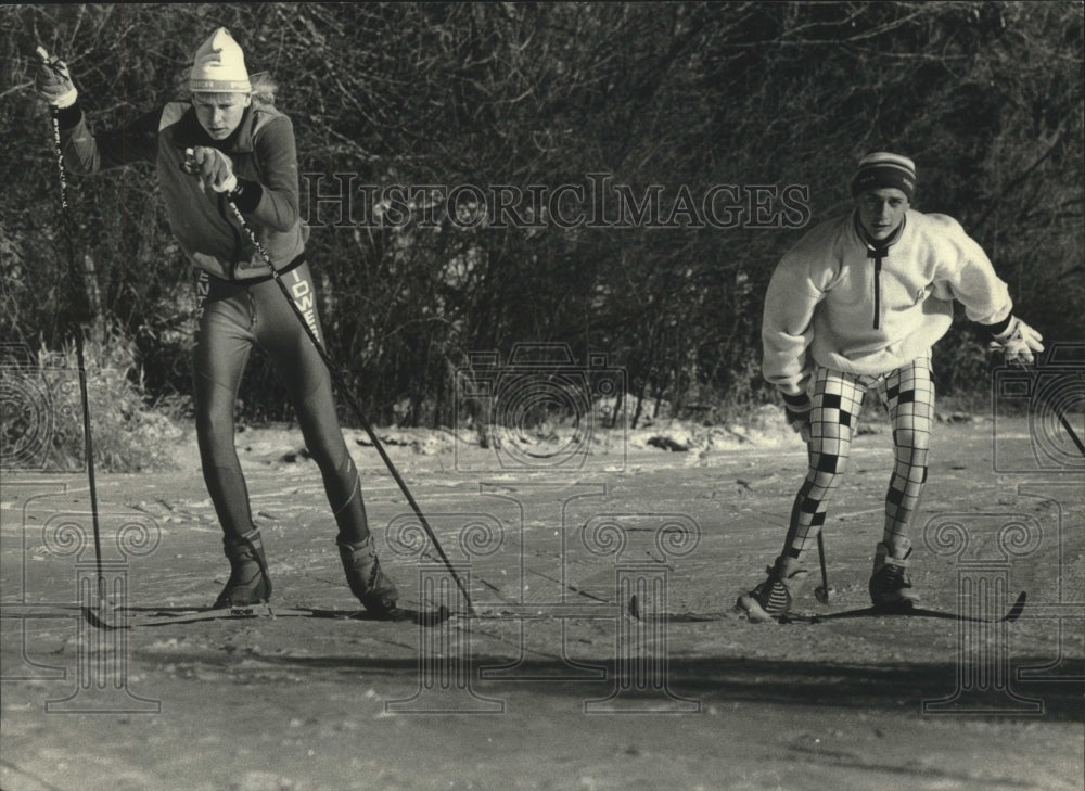 1991 Press Photo Shawn Cassidy and Chad Tolbert train in cross country skiing- Historic Images