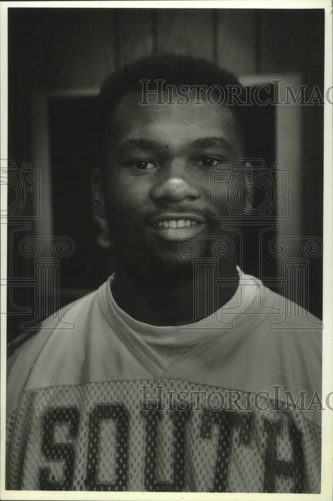 1993 Press Photo Milwaukee South High School running back Demetree Harrington- Historic Images