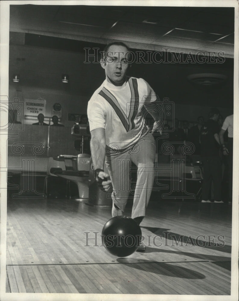 1970 Press Photo Pro bowler Dick Ritger participating in Miller Open tournament- Historic Images