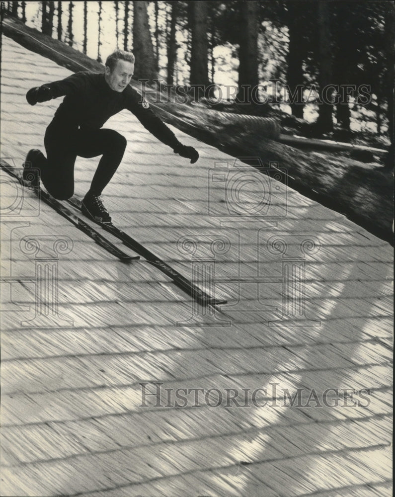 1968 Press Photo Bill Bakke Lands at Blackhawk Ski Club&#39;s Plastic Ski Jump Hill- Historic Images