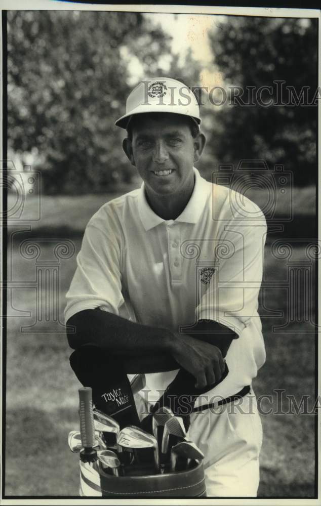 1993 Press Photo Ed Terasa, pro with clubs, five time winner of PGA, Wisconsin.- Historic Images