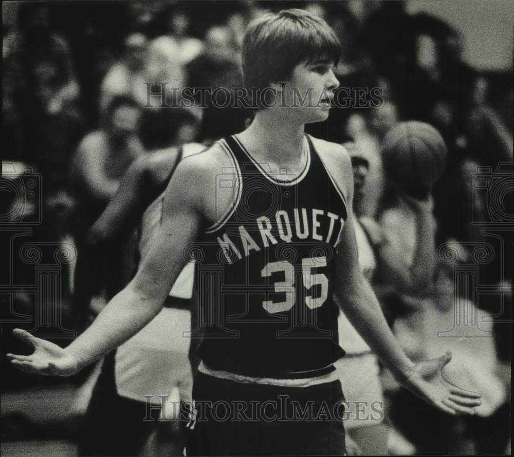 1983 Press Photo Marguette High basketball player Matt Matthiasson on the court- Historic Images