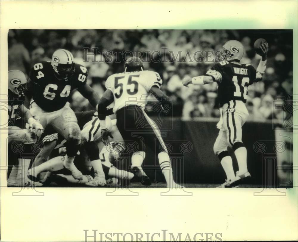 1987 Press Photo Steve Collier set to block Otis Wilson as Randy Wright passed- Historic Images