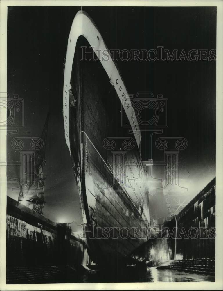 1983 Press Photo Bow View of the Queen Mary at Dock in Southampton, England- Historic Images