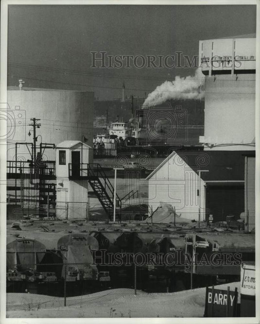 1960 Press Photo Petroleum tanks and cargo unloading on Jones island - mjt18944- Historic Images