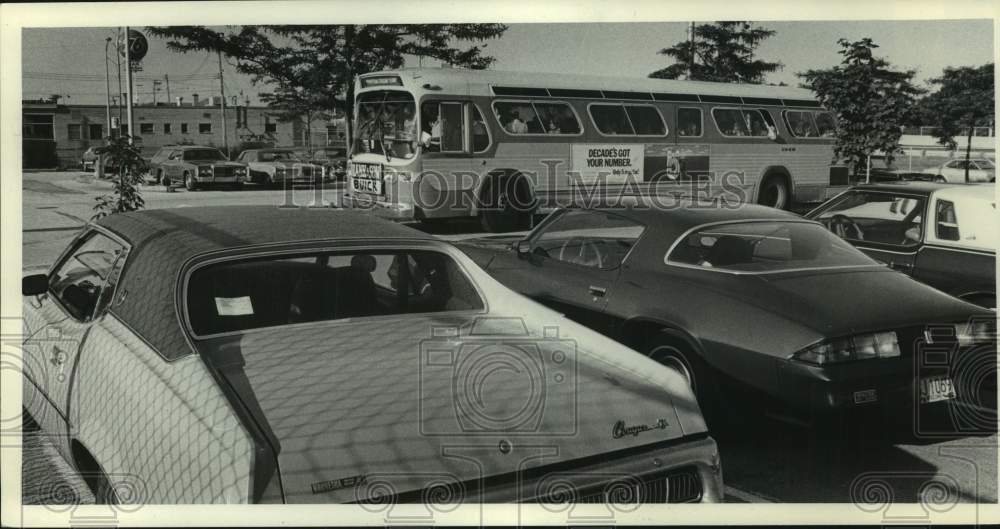 1978 Press Photo Freeway Flyer, Bayshore, Transport Co. Bus - mjt19042- Historic Images