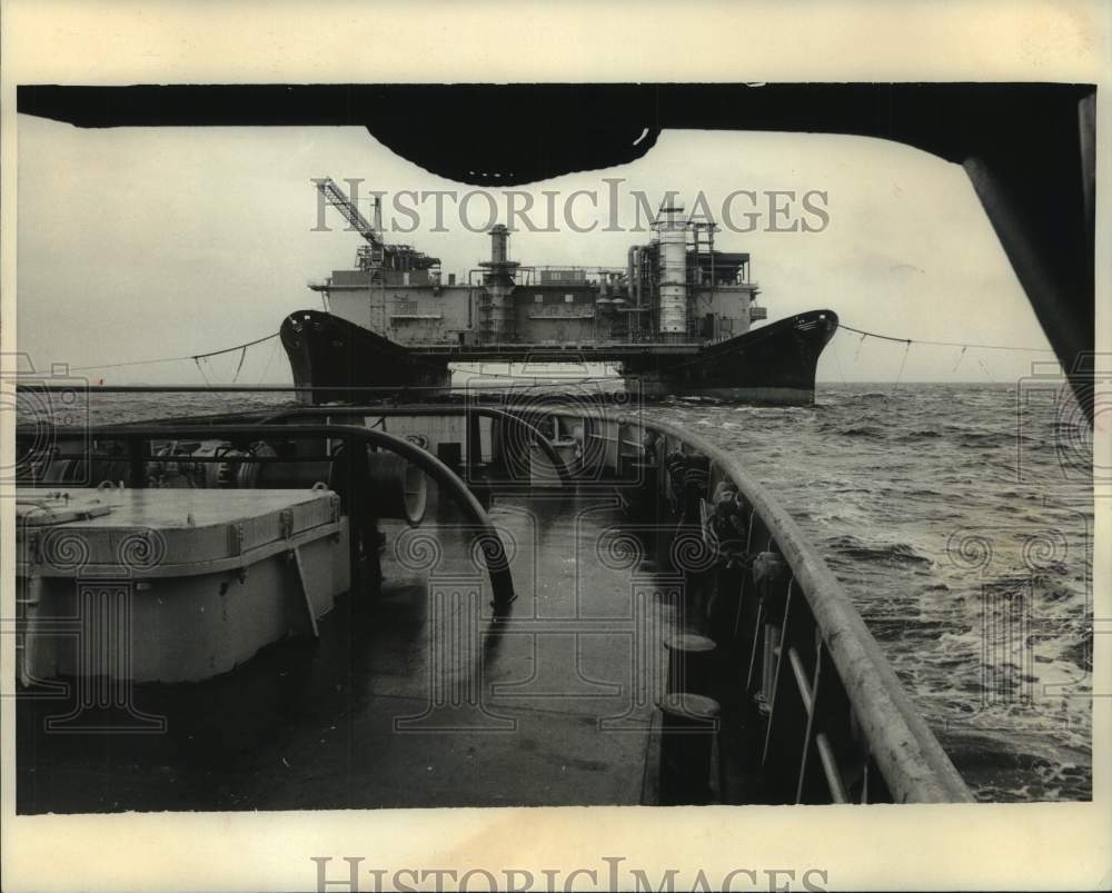 1975 Press Photo A concrete oil drilling platform, near Stavanger, Norway- Historic Images