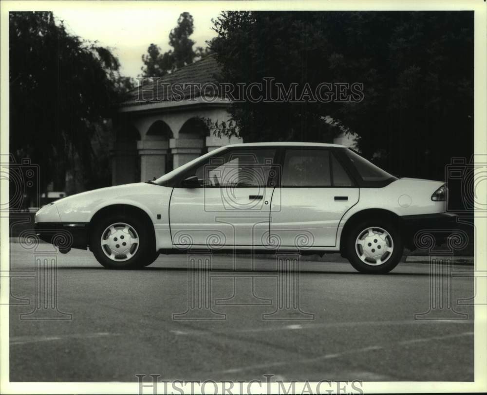 1990 Press Photo 1991 Saturn Sports Sedan - SLI from General Motors.- Historic Images