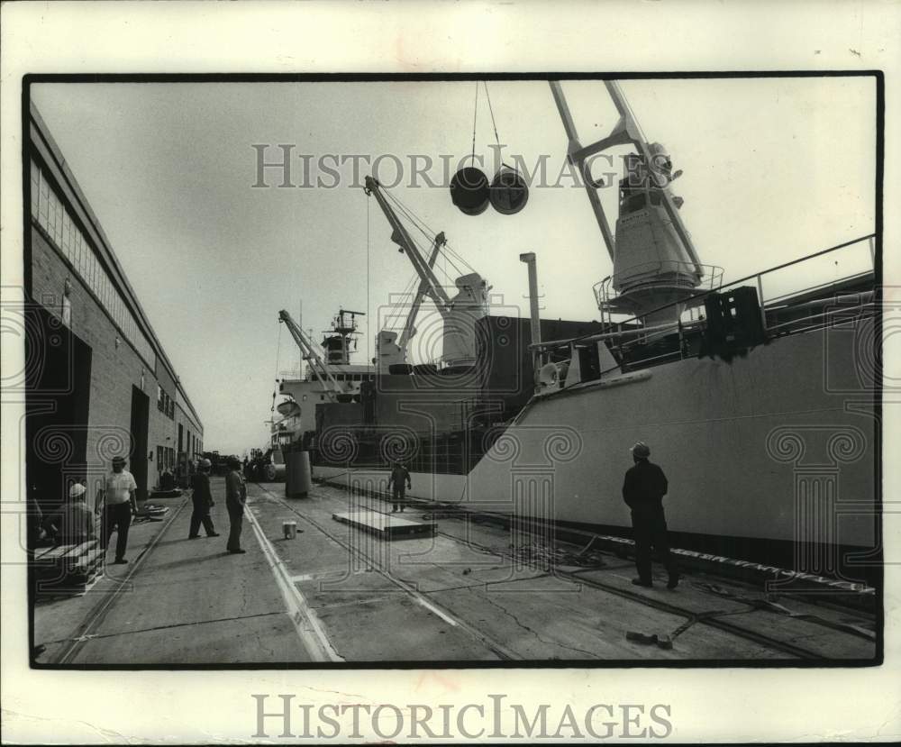 1975 Press Photo The Koiteli has arrived at Port of Milwaukee at Jones Island.- Historic Images