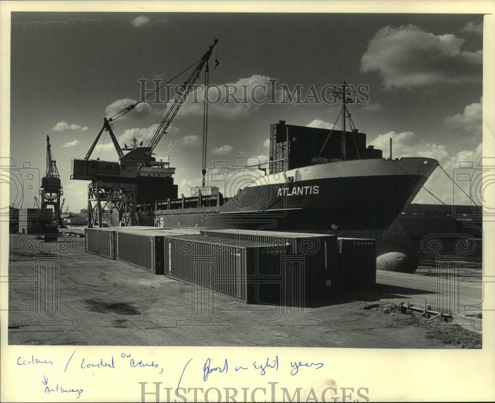 1987 Press Photo The Atlantis Container-cargo vessel at Milwaukee Harbor- Historic Images