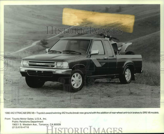 1989 Press Photo 1990 Toyota compact 4x2 Xtracab SR5 V6 has new anti-lock brakes- Historic Images