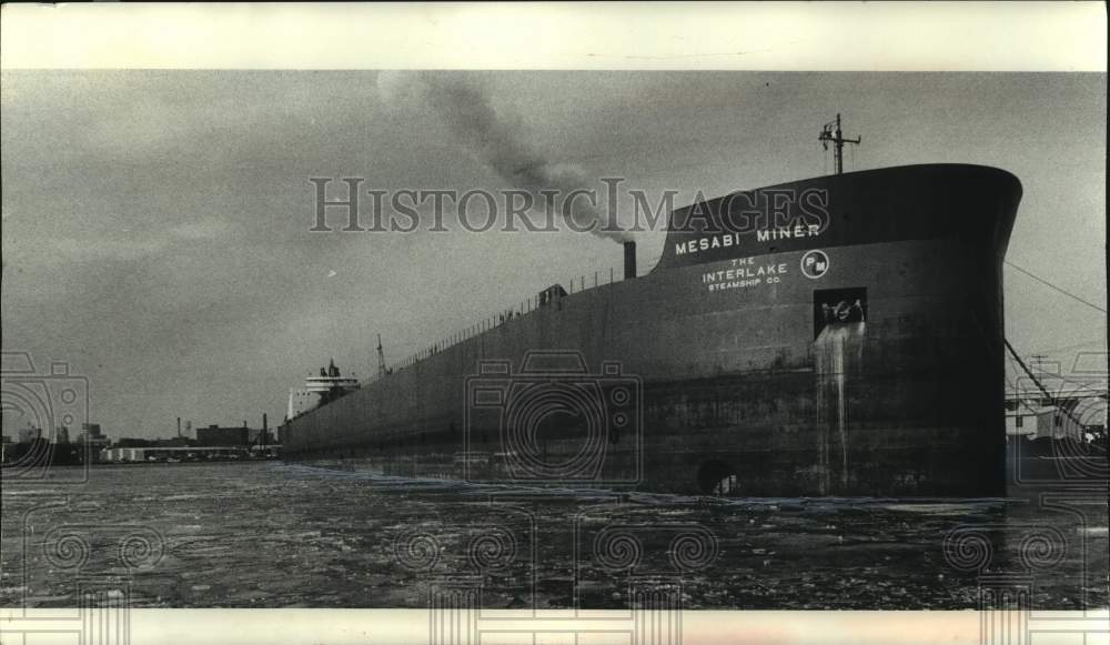 1978 Press Photo The Mesabi Miner ship riding out the winter at Jones Island- Historic Images