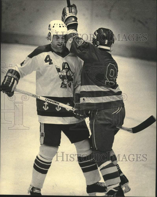 1985 Press Photo Milwaukee Admirals & Peoria Riverman hockey game conflict- Historic Images