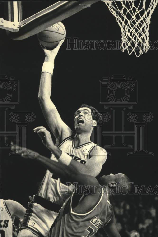 1987 Press Photo Milwaukee Bucks Basketball Game - mjt20721- Historic Images