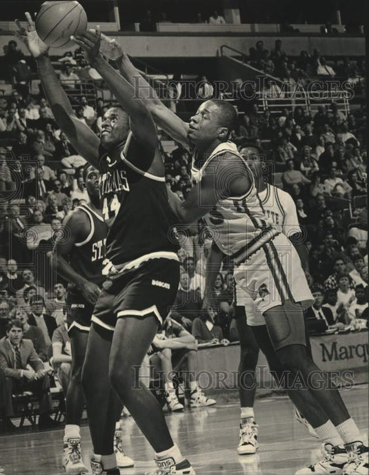 1988 Press Photo Marquette and Saint Thomas in basketball action - mjt20808- Historic Images