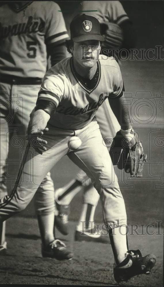 1982 Press Photo Brewer's Jim Gantner working on his moves in spring training.- Historic Images