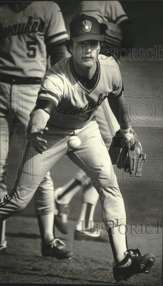 1982 Press Photo Brewer's Jim Gantner working on his moves in spring training.- Historic Images